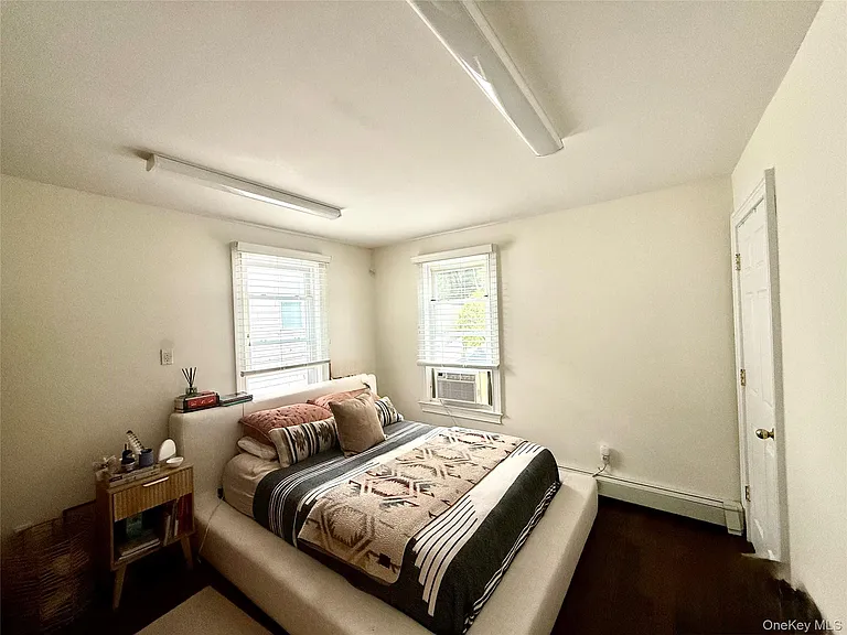 9 Oyster Bay Rd — Photo 5