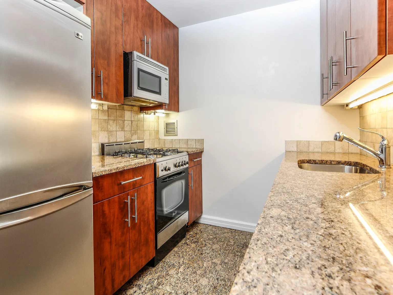 330 West 58th Street — Photo 2