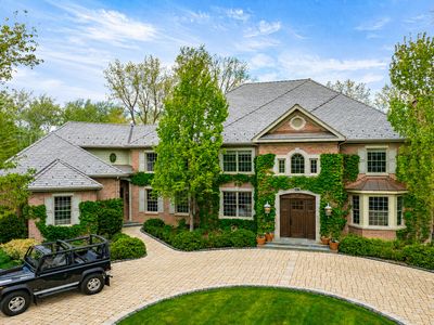 1230 Conway Rd, Lake Forest, IL, 60045
