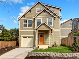 8055 NE Siskiyou St, Portland, OR 97213