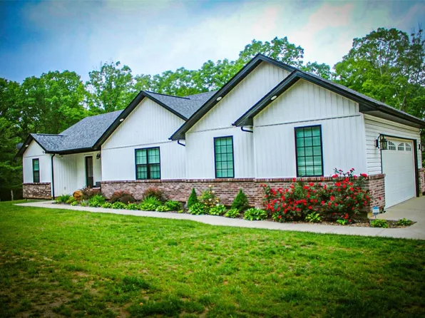1060 Woodland Hills Rd, Irondale, MO 63648