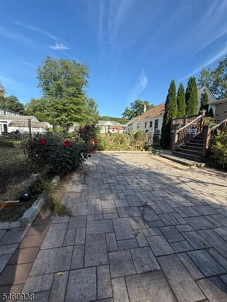 4 bed, 2.5 bath, $3,800 — Photo 3