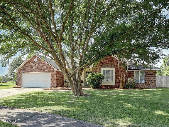 3rd image of 208 Huckleberry Dr