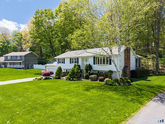 2nd image of 253 Braeside Drive
