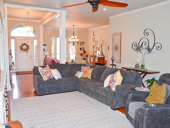 5th image of 6409 Bayberry Ln