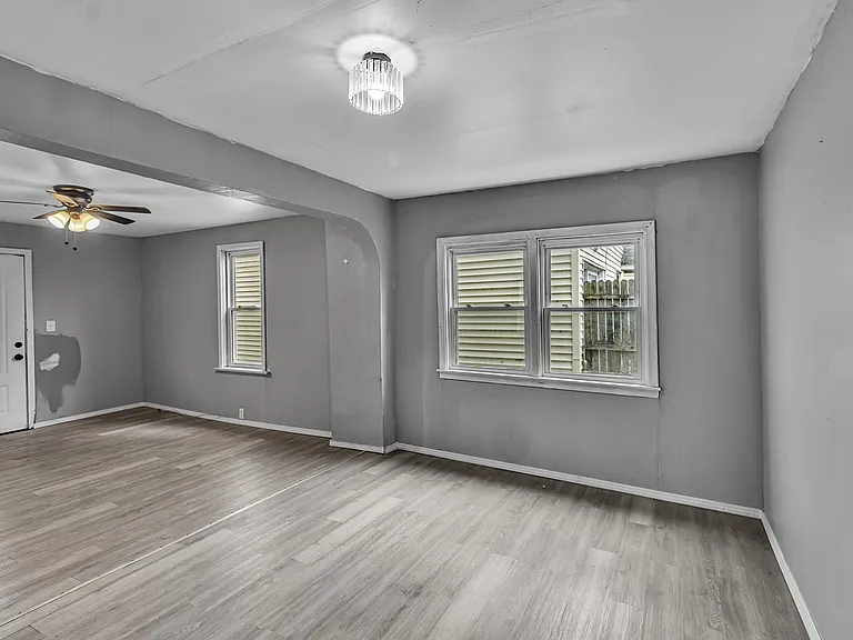 53 Sirret St #1 — Photo 5