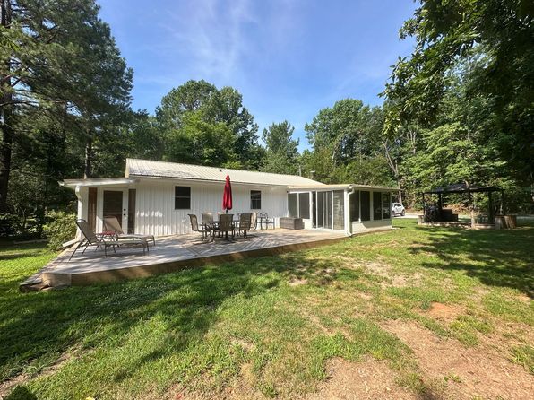 104 Moonlight Ct