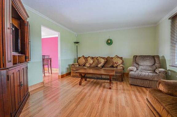 4th image of 108 Rosewood Ln