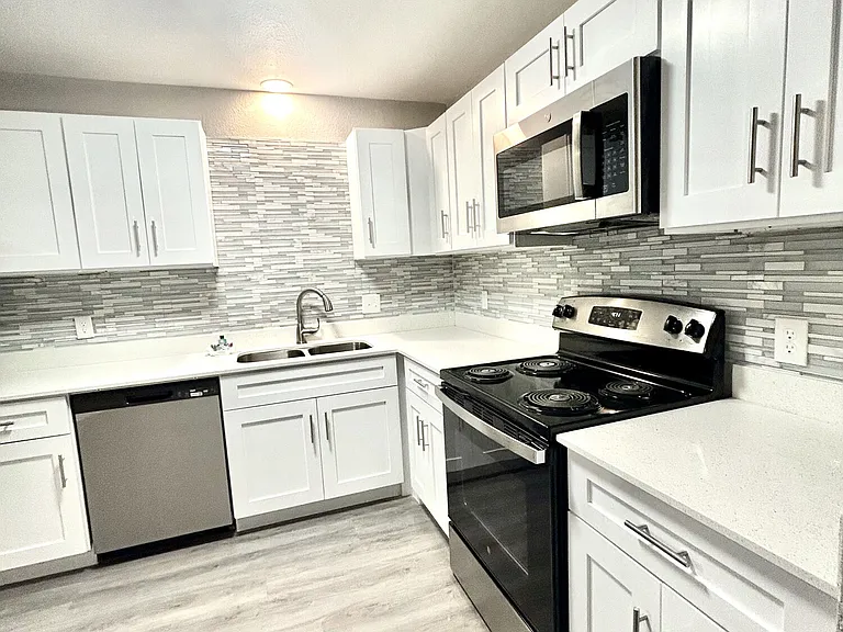 Athens Townhomes — Photo 56