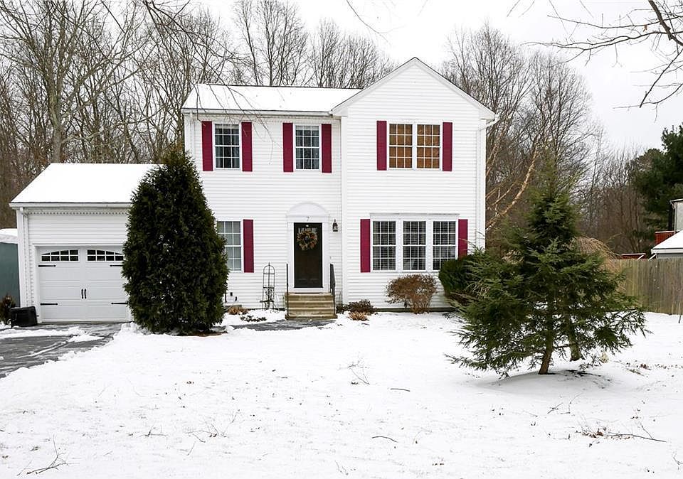 1st image of 7 Remington Farm Dr