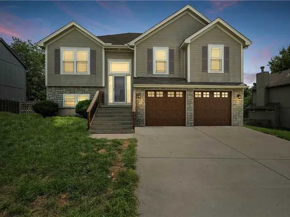 2308 Summit Trl, Kearney, MO 64060