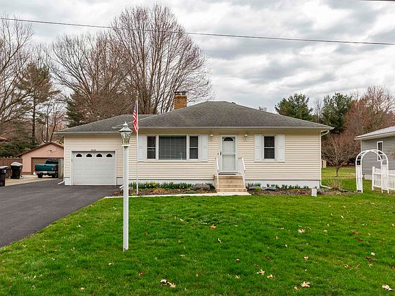 2nd image of 53154 Twyckenham Dr