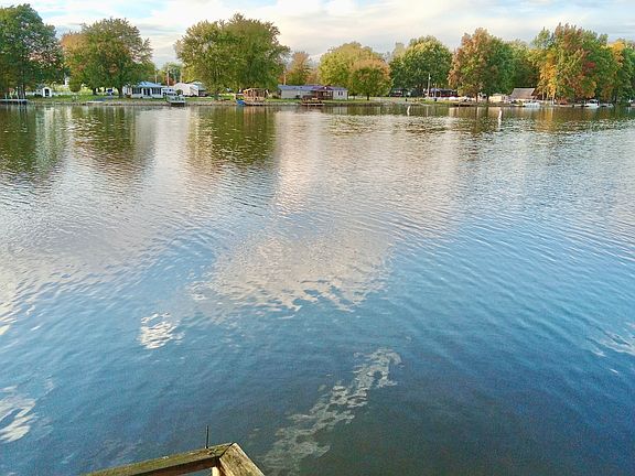 3rd image of 3578 Roland Dr