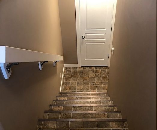 3rd image of 137B Saint John St N #137-B
