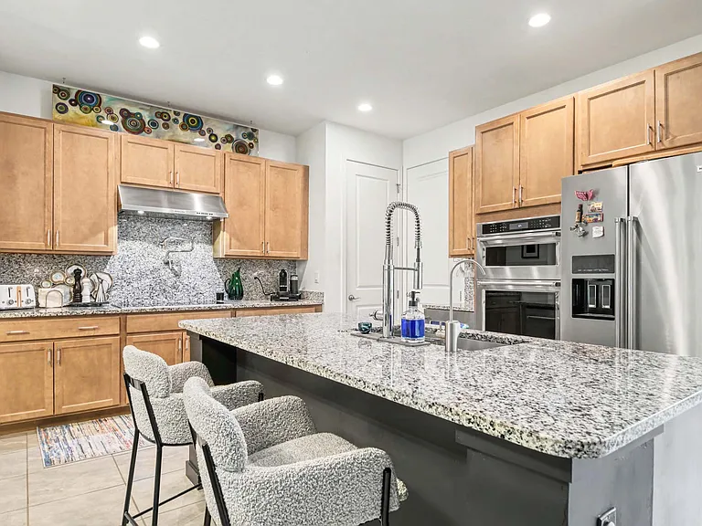 13045 Pembroke Dr — Photo 7
