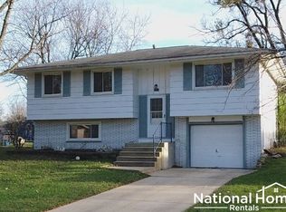 1905 Kingston Ln, Chicago, IL 60193