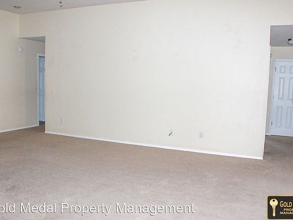 3rd image of 407 Aries Ave