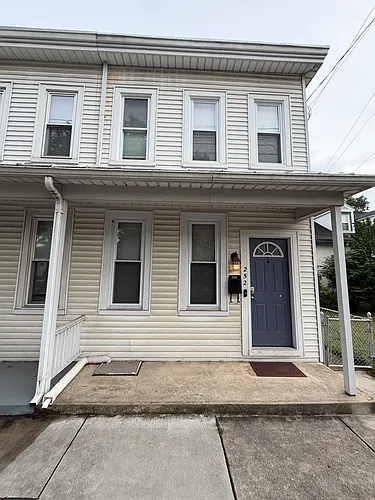 252 E Louther St Photo 1
