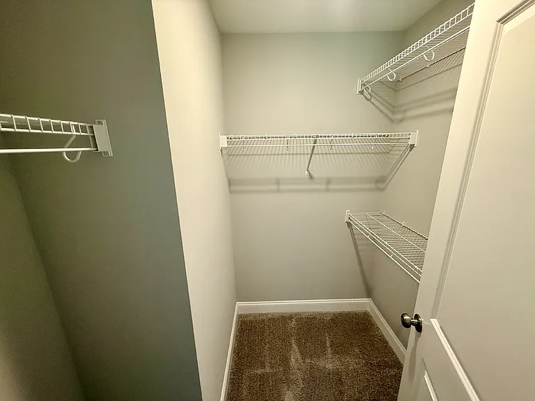 580 Hayes Rd — Photo 18