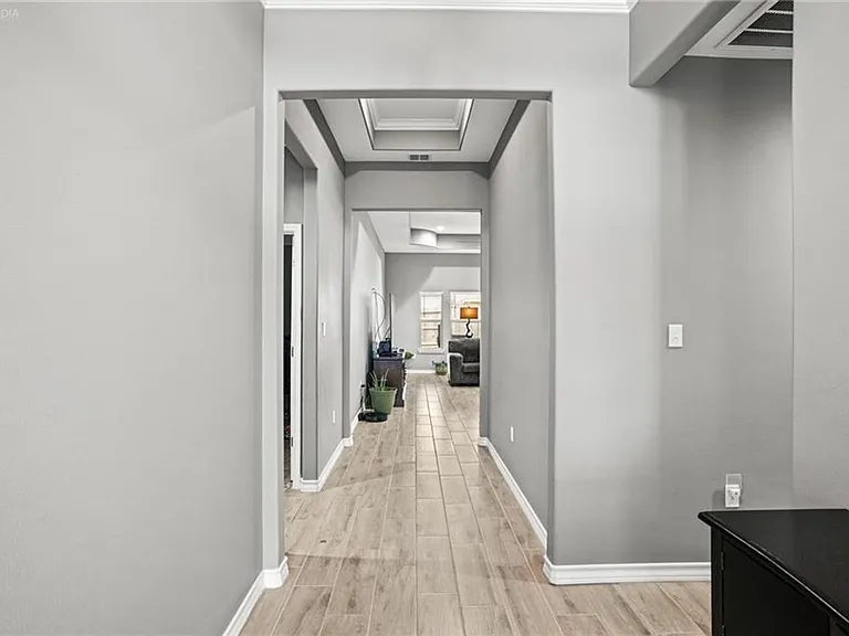 3921 Woodhouse Ln — Photo 16