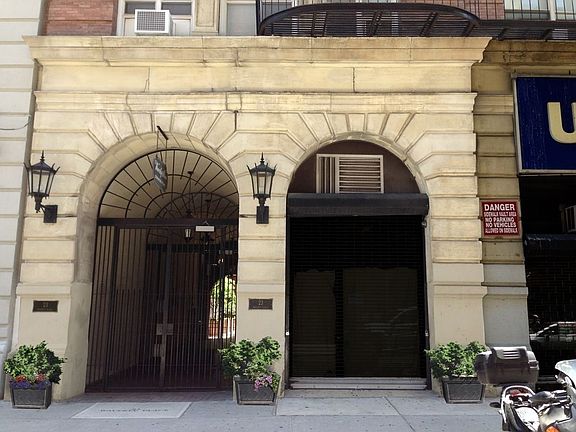 5th image of 15 Waverly Pl #3S