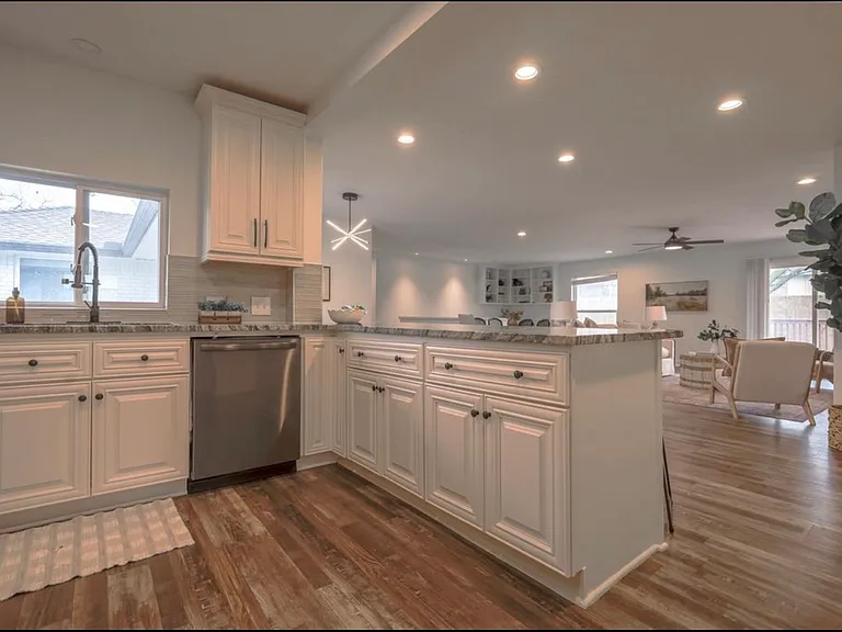 104 N Burr Oak Rd — Photo 8