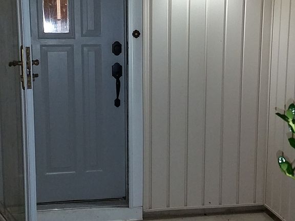2nd image of 2095 Glenwood Dr