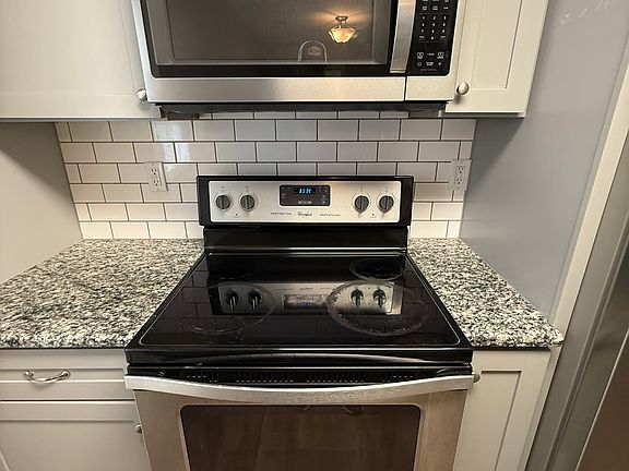 5th image of 923 N Jackson St