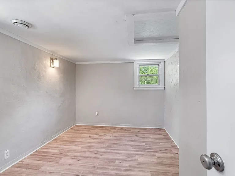 2524 Arletta St — Photo 3