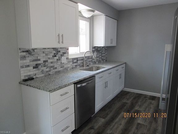 5th image of 7482 Dahlia Dr