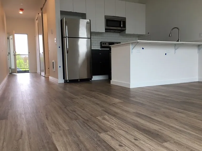 88 SE 24th Ave — Photo 12