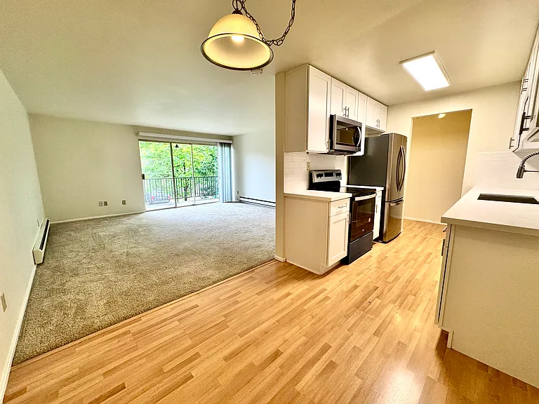 11008 NE 68th St #719 — Photo 4