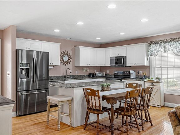 4th image of 10 Angell Brook Dr Unit 10