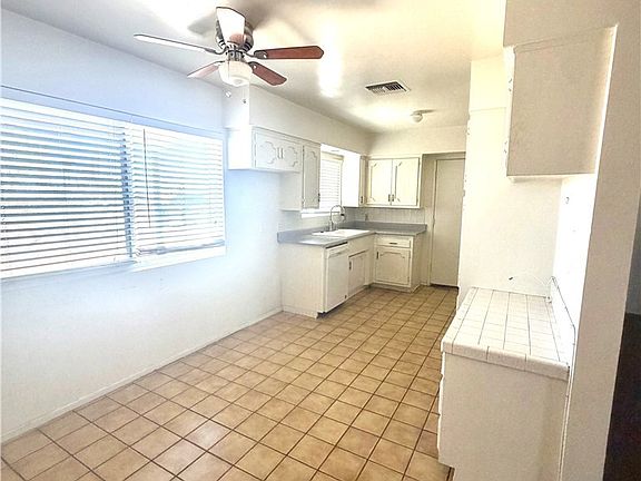 3rd image of 7316 Hanford Ave