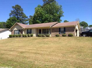 2201 Cherry Crossing Dr, Benton, AR 72015