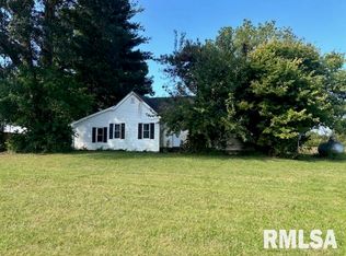 22213 Dawson St, Greenview, IL 62642