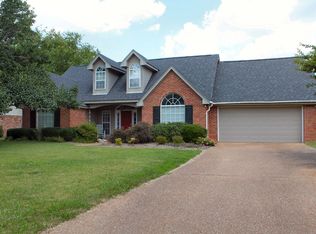 1215 Waverly Ave, Cleveland, MS 38732