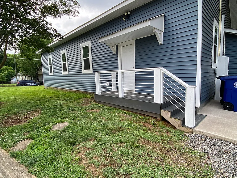 219 Institute Ave — Photo 10