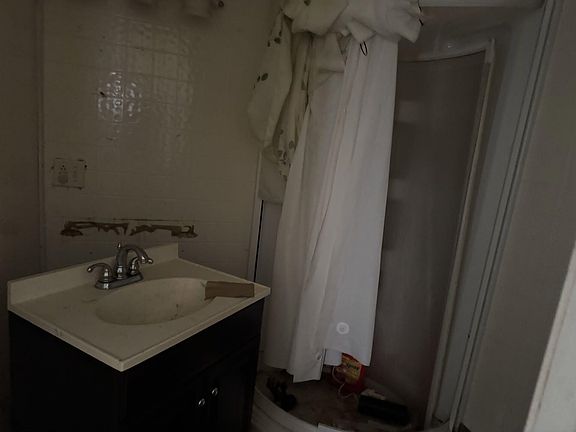 3rd image of 71 Merrill Ave