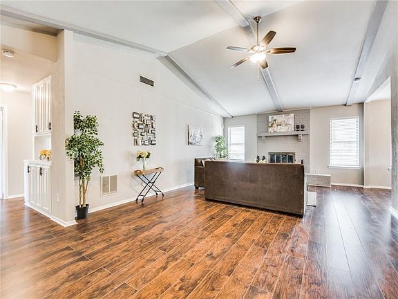 4th image of 2038 Statler Dr