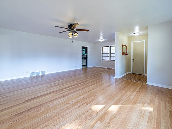 5th image of 10328 Canterbury St