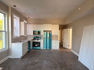 1860 N Hoyne Ave #3W, Chicago, IL 60647