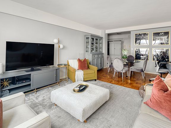2nd image of 140 E 56th St APT 3E
