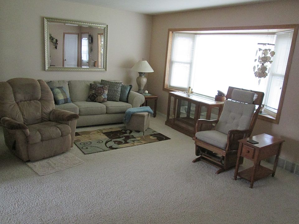 2nd image of 803 N Poplar Ave