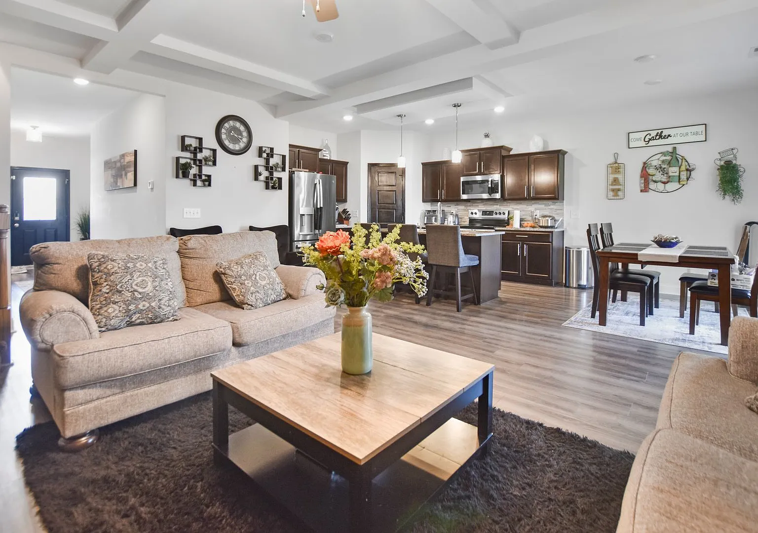 Pet Friendly Four Bedroom! — Photo 4