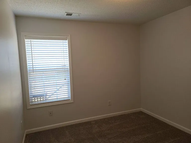 363 Greystone Pkwy — Photo 11