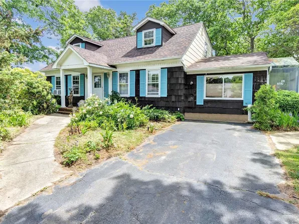 42 Ranch Drive, Shirley, NY 11967