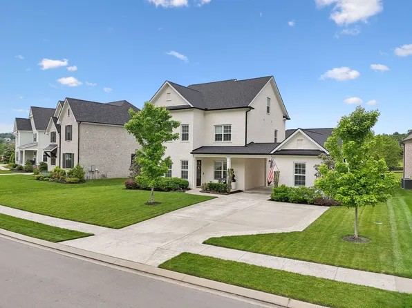 7020 Vineyard Valley Dr, College Grove, TN 37046