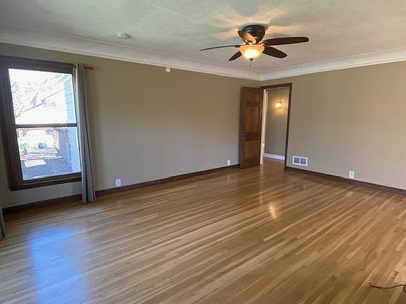 3rd image of 4557 42nd Ave S