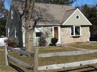 36 Poinsettia St, Middletown, CT 06457